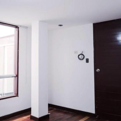 VENTA DE DEPARTAMENTO EN 1° PISO EN URB. SANTA VICTORIA